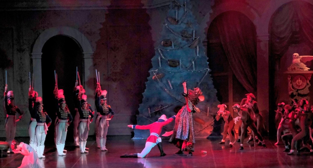 〈谷桃子バレエ団 新スタジオ『クリスマス会』〉