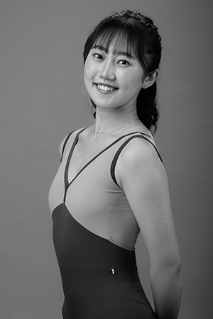 関真優